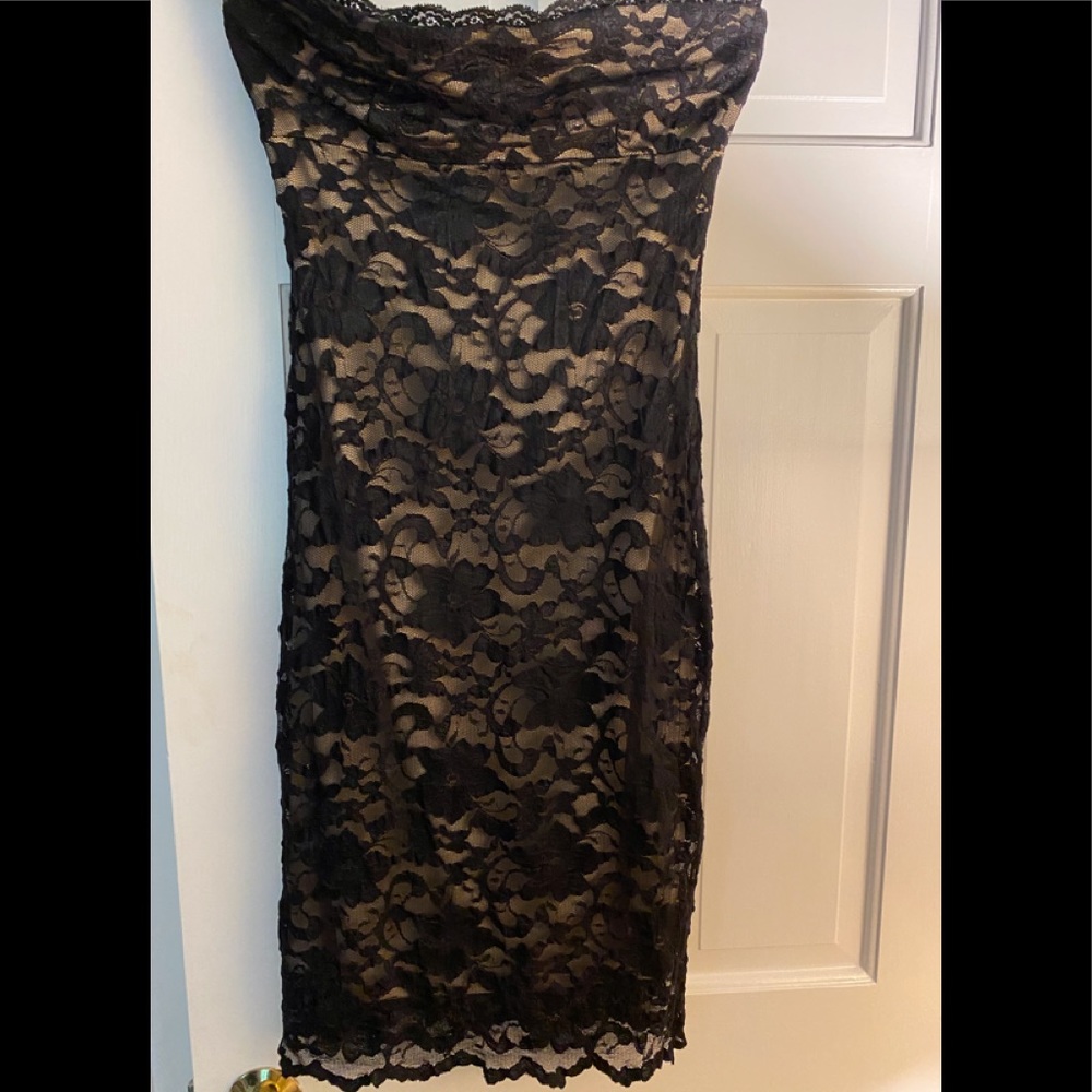 💥NEW PRICE  Black Lace Strapless Dress... Size S